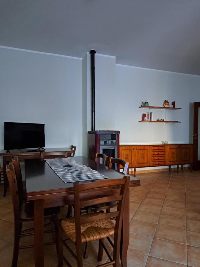 Villa La Casa Di Mezzo-Affitti Brevi-Zona Ospedali à Busso Extérieur photo