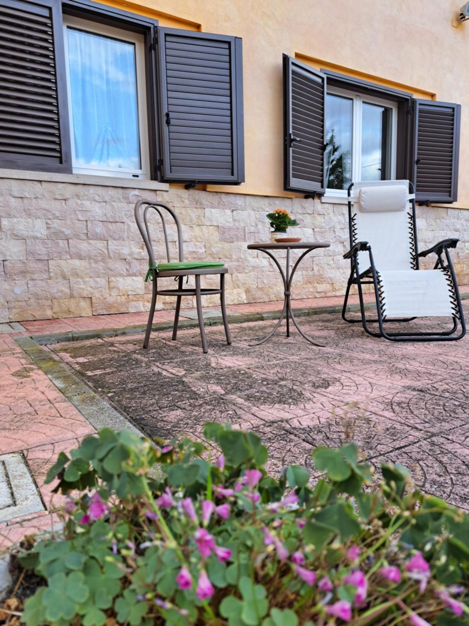 Villa La Casa Di Mezzo-Affitti Brevi-Zona Ospedali à Busso Extérieur photo
